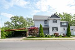 83 Moira Street E, Belleville, ON K8P 2S3