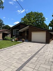 31 Brenlyn Court Lower, Hamilton, ON L9C 4N8