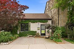 196 Ray Street N, Hamilton, ON L8R 2Y2