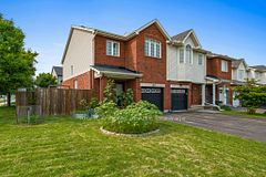100 LOKOYA Street, Kanata, ON K2S 0J3
