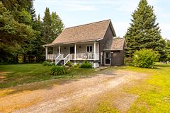 810 North Mary Lake Road, Huntsville, ON P1H 1S4
