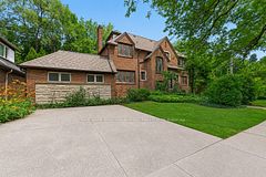 4 Forsyth Avenue N, Hamilton, ON L8S 4E1