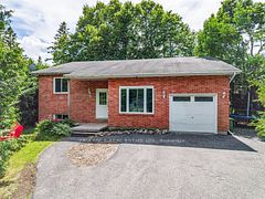 2 Caribou Avenue, Stittsville - Munster - Richmond, ON K2S 1M5