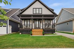 131 Courtland Street, Blue Mountains, ON L9Y 0R4