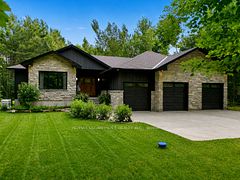1039 Xavier Street, Gravenhurst, ON P0E 1G0