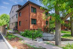 35 Robinson Avenue B, Lower Town - Sandy Hill, ON K1N 8N8