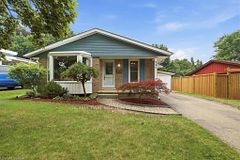 327 Grangewood Drive, Waterloo, ON N2K 2E4
