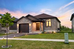 2296 Crewson Court, Cornwall, ON K6H 0H9