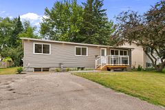 5 Selkirk Street, Petawawa, ON K8H 1N8