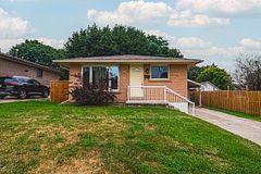 7 Chapman Court, Cambridge, ON N3C 2X1