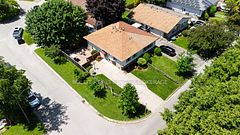 77 Elma Street, St. Catharines, ON L2N 6Z8