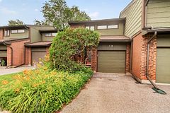 18 Chisholm Court 9, Kanata, ON K2K 1E2