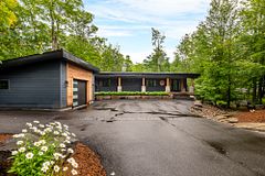 10 St George's Court, Huntsville, ON P1H 1B1