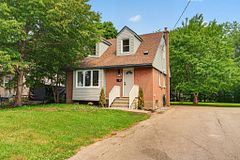 7072 Dell Avenue, Niagara Falls, ON L2G 4W3