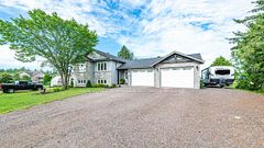 28 Carol Street, Laurentian Valley, ON K8A 6W6
