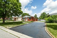 8 Antrim Crescent, London South, ON N6E 1G8