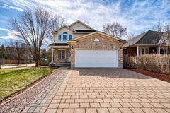 89 Mctaggart Court, London North, ON N5X 3L9