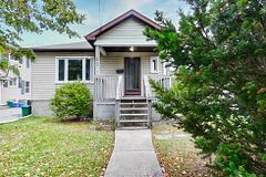 40 Helen Street 3, Kingston, ON K7L 4N9