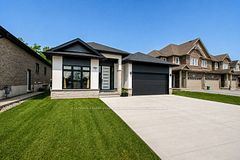 445 Julia Drive, Welland, ON L3C 0E7