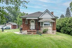 90 Osler Drive, Hamilton, ON L9H 4B5