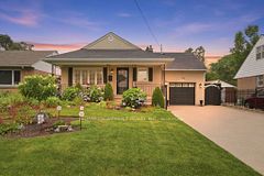 344 East 36th Street, Hamilton, ON L8V 3Z8