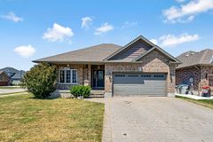 35 Cassie Crescent, Strathroy-Caradoc, ON N7G 4E3