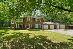 18 Bessie Avenue S, Kawartha Lakes, ON K0M 1A0