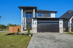 57 Briscoe Crescent, Strathroy-Caradoc, ON N7G 0B8