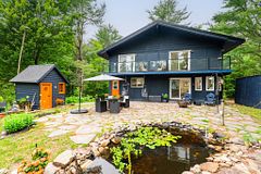 647 Lynx Lake Road, Huntsville, ON P1H 2J3