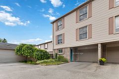 423 Everglade Crescent, London North, ON N6H 4M8