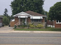 305 Mohawk Road E, Hamilton, ON L9A 2J5