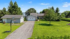 51 Elizabeth Street, Frontenac Islands, ON K0H 2Y0