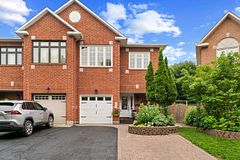 22 Eagleview Street, Kanata, ON K2M 2R3