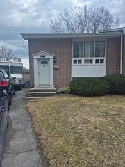 21 Camden Court, Kingston, ON K7K 5W6