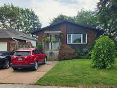 49 Ursula Avenue, St. Catharines, ON L2T 1T2