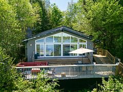 20 Macbeth Island, Bracebridge, ON P1L 1X3