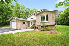 23 Cardinal Crescent, Petawawa, ON K8H 3P1