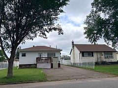 1320 Wallbridge Avenue, Thunder Bay, ON P7E 3K8