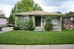 402 Midwood Crescent, Waterloo, ON N2L 5N5