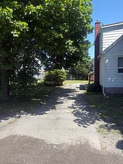 40 Oakwood Street, Port Colborne, ON L3K 5E9