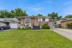 76 Marc Boulevard, Welland, ON L3B 5V1