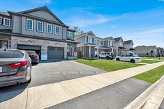 9338 White Oak Avenue, Niagara Falls, ON L2G 3P6