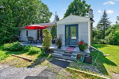 1687 Harten Lane, Kingston, ON K7L 4V1