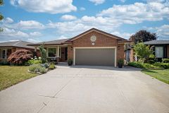 124 Glen Park Drive, Welland, ON L3C 6J9