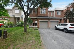 306 Waymark Crescent, Kanata, ON K2M 0A4
