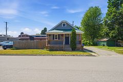 22 Flindall Street, Quinte West, ON K8V 3E3