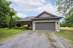 124 Park Street, Greater Napanee, ON K0H 1G0