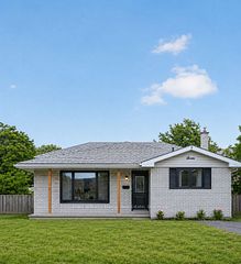 7 Glenarden Crescent, Belleville, ON K8P 2B9