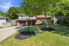 5 Queen Mary Crescent, London North, ON N6H 4B5