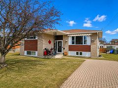 272 Patricia Street, North Bay, ON P1B 7Z3